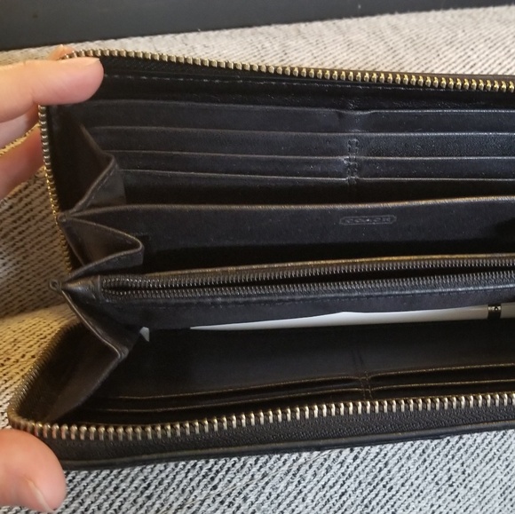 Coach Wallet - Picture 3 of 4
